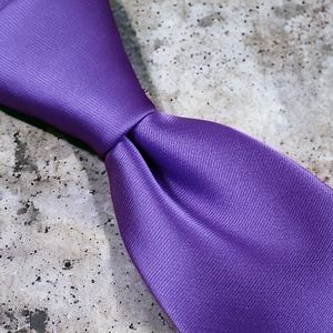 JOS A BANK Men 100% Polyester Tie, Color Purple, Solid Pattern,  SLIM FIT - NWT.